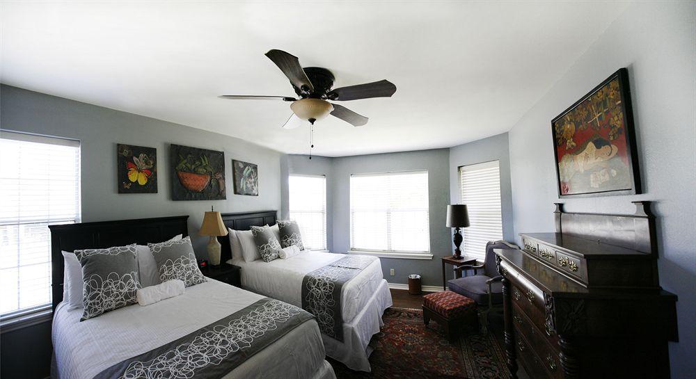 Camp Lucy Hotel Dripping Springs Bagian luar foto
