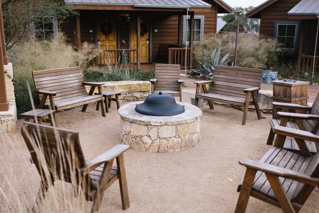 Camp Lucy Hotel Dripping Springs Bagian luar foto