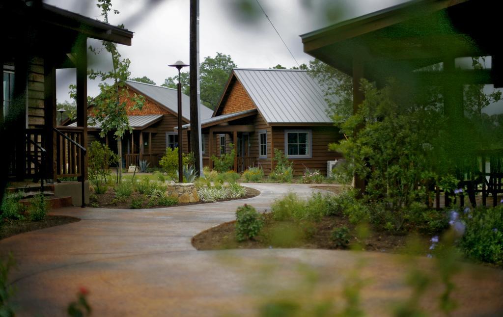 Camp Lucy Hotel Dripping Springs Bagian luar foto