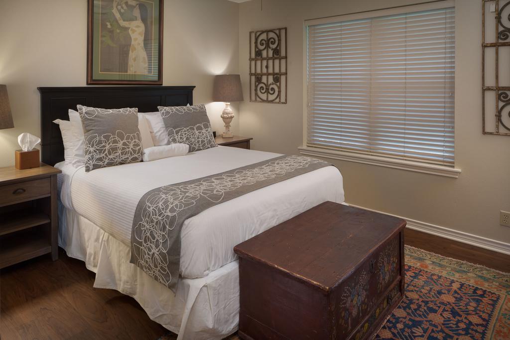 Camp Lucy Hotel Dripping Springs Bagian luar foto
