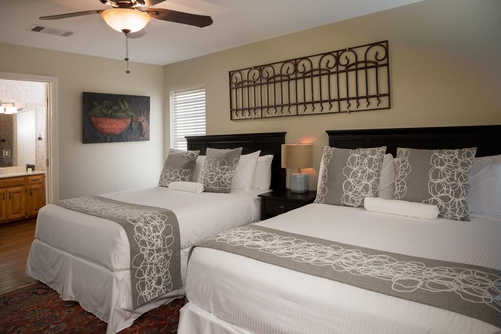 Camp Lucy Hotel Dripping Springs Bagian luar foto