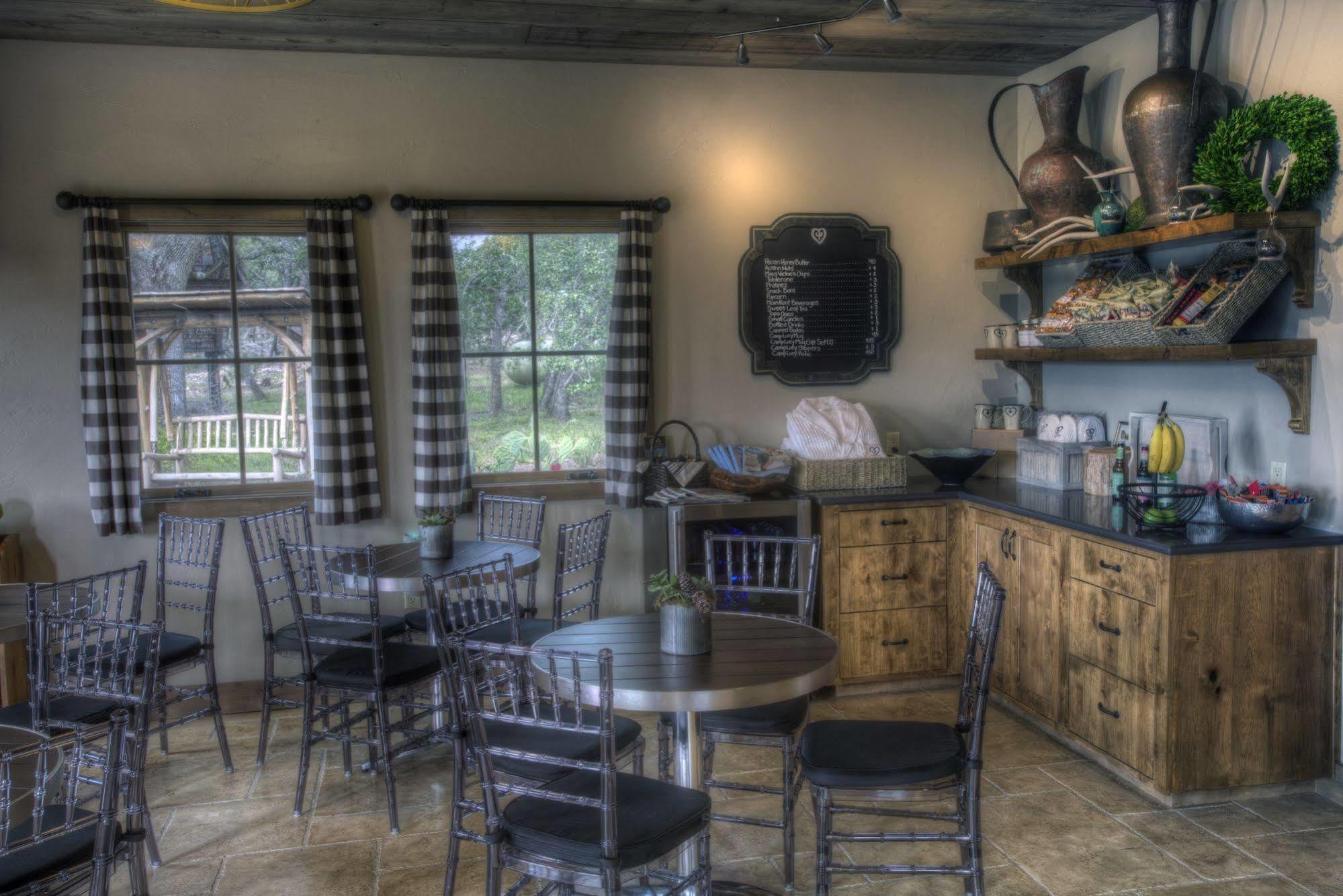 Camp Lucy Hotel Dripping Springs Bagian luar foto