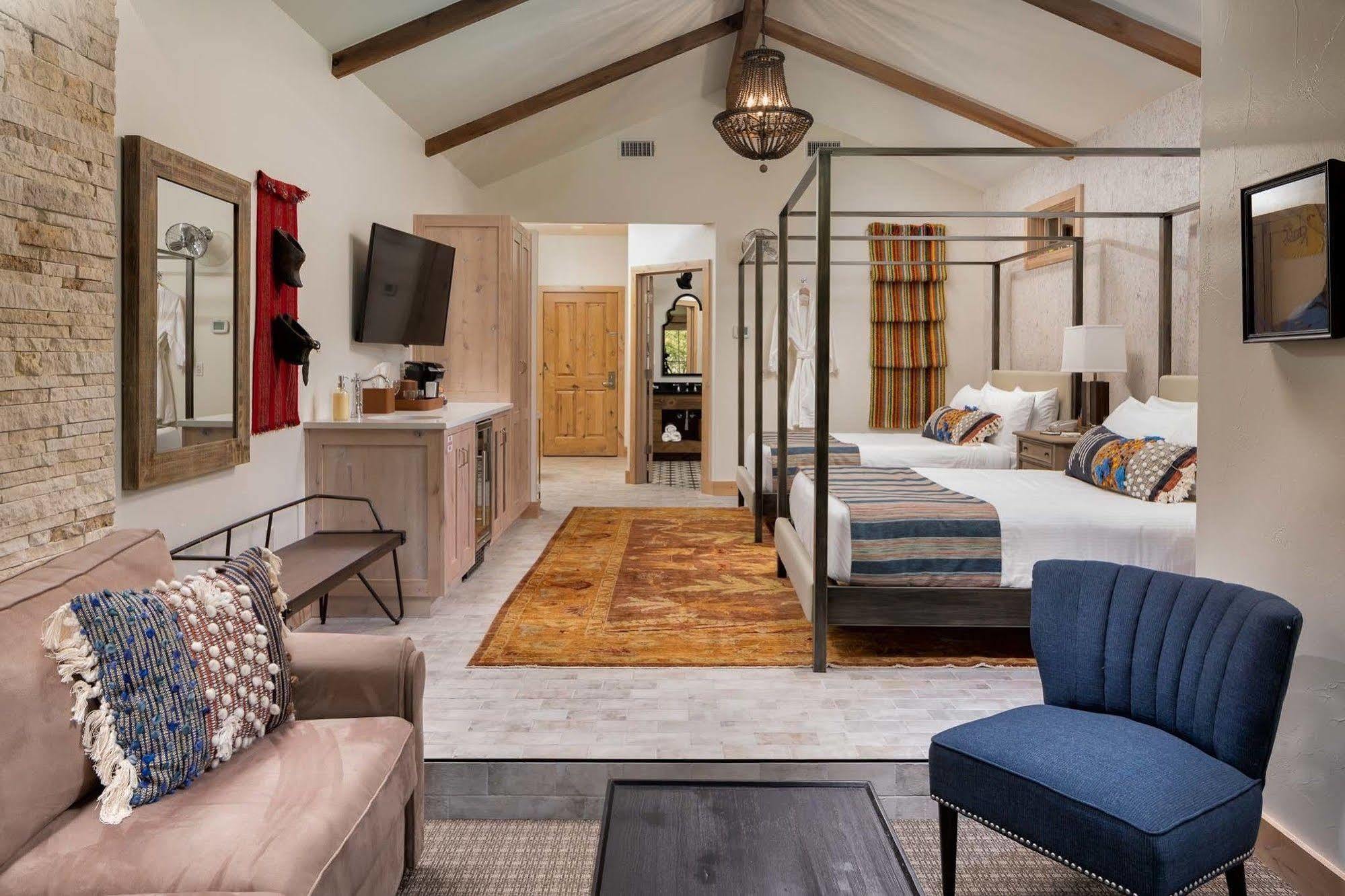 Camp Lucy Hotel Dripping Springs Bagian luar foto