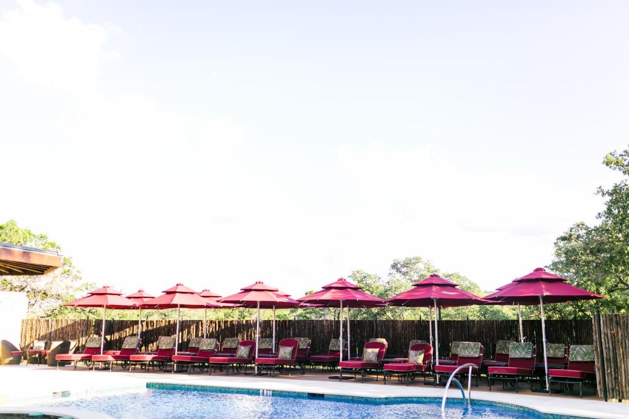 Camp Lucy Hotel Dripping Springs Bagian luar foto