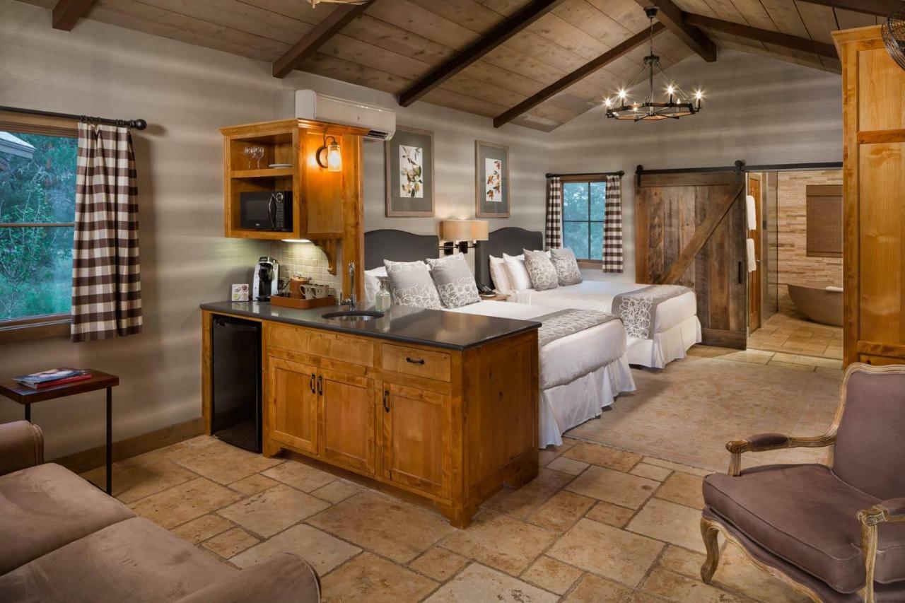 Camp Lucy Hotel Dripping Springs Bagian luar foto