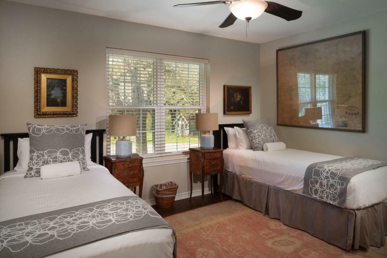 Camp Lucy Hotel Dripping Springs Bagian luar foto