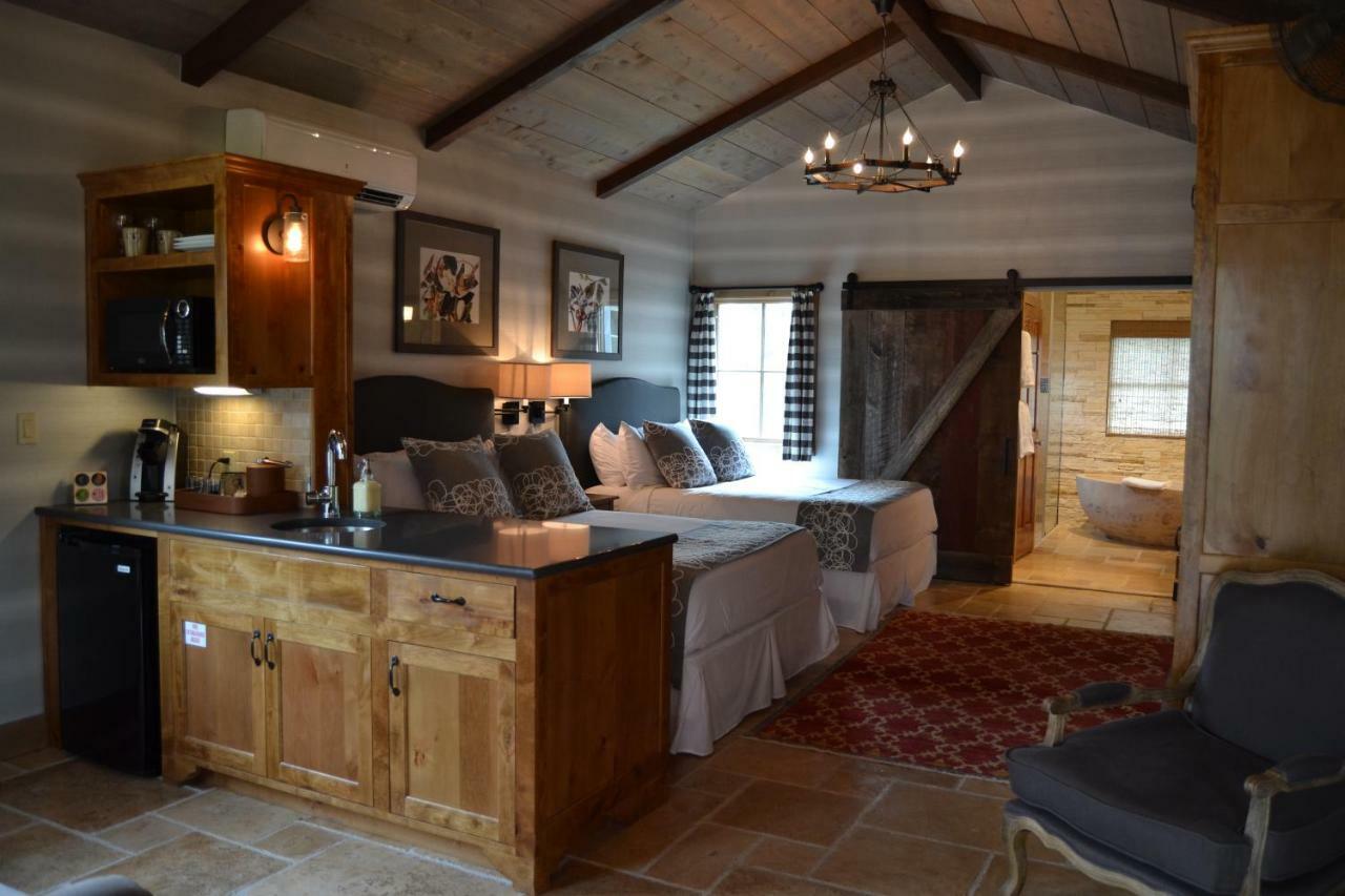 Camp Lucy Hotel Dripping Springs Bagian luar foto